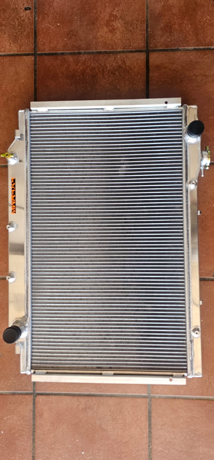 Aluminum High-Flow Radiator – Toyota Land Cruiser HDJ100 (1HD-FTE) & HDJ80 (1HD-FT/1HD/1HZ) – Fits Automatic & Manual