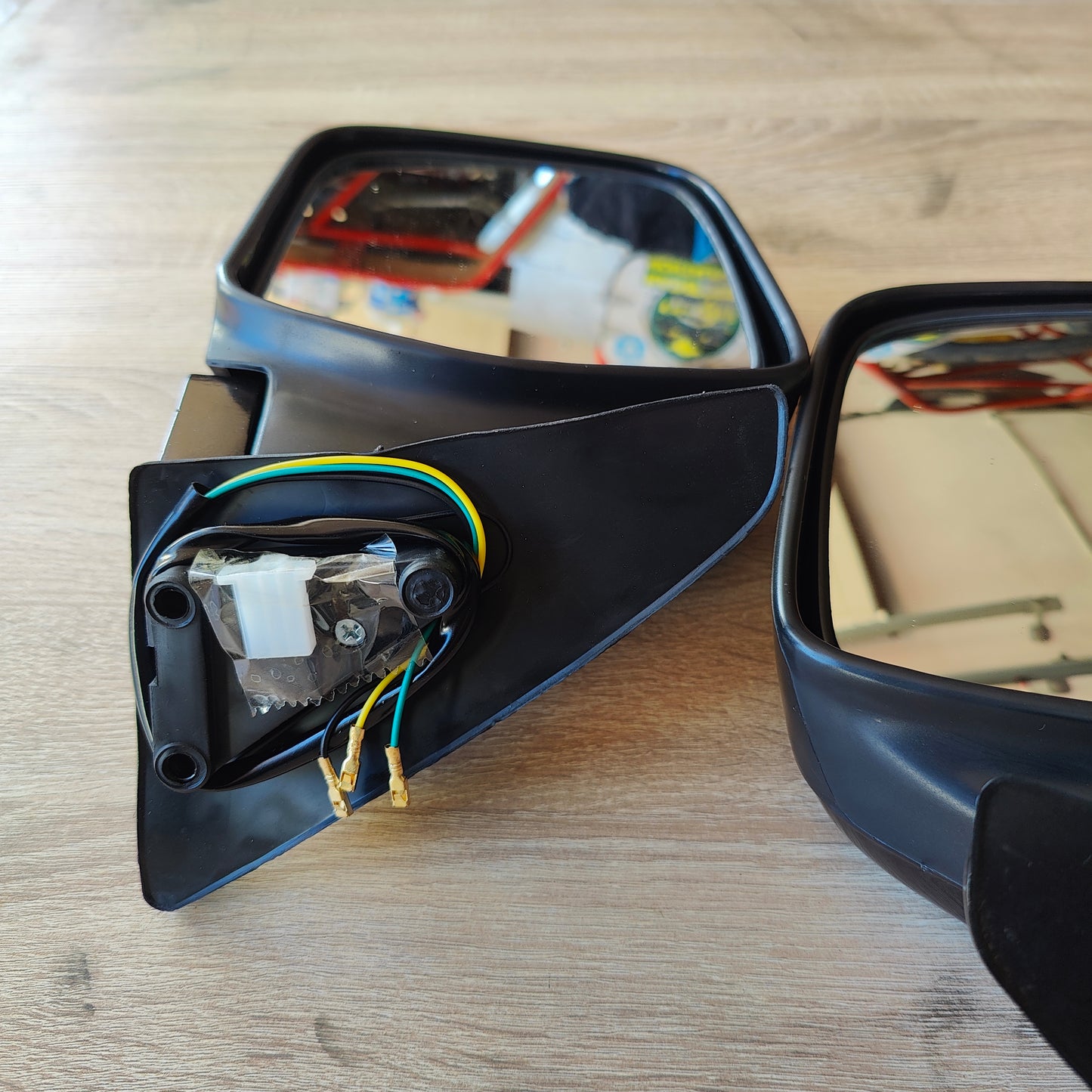 Side Mirrors (Non-OEM) – Toyota Land Cruiser HDJ80 / 80-Series (1990–1997)